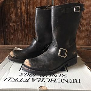New Frye Veronica shorty